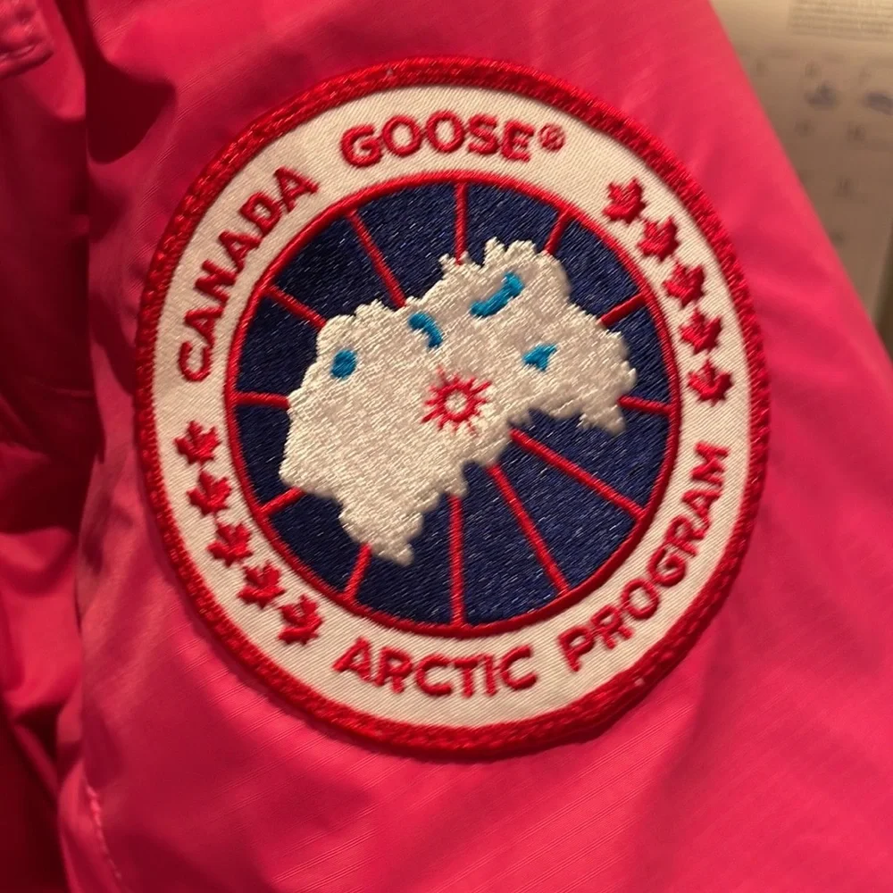Limited Edition Canada Goose - Picture 9 of 9